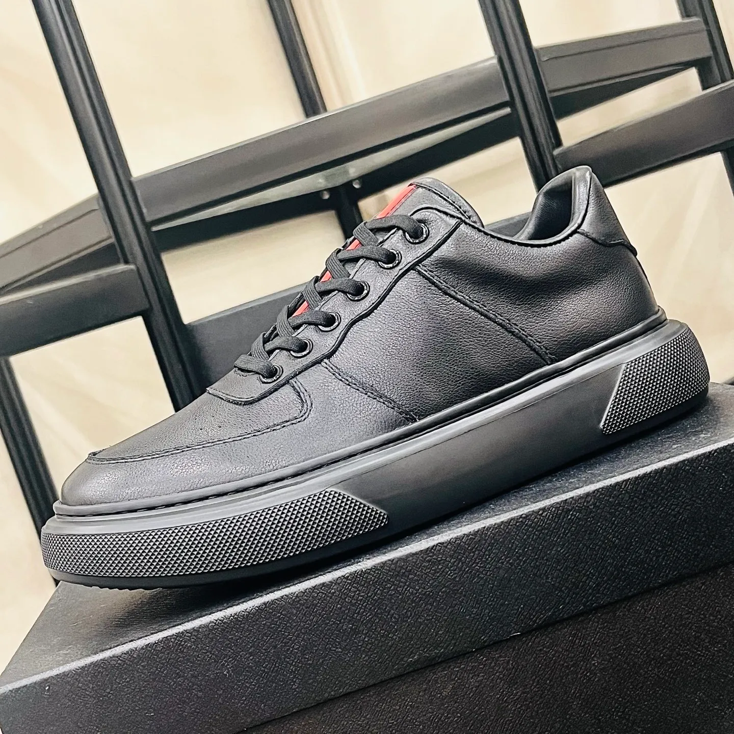 Men's shoes💰440 Prada/Prada Men's new casual shoes, this upper is made of imported calfskin + sheep lining! The outsole is made of non-slip sports foam and ultra-light, which feels good on the feet. It is a fashionable and stylish item!  Size: 38-44 (45 customized)